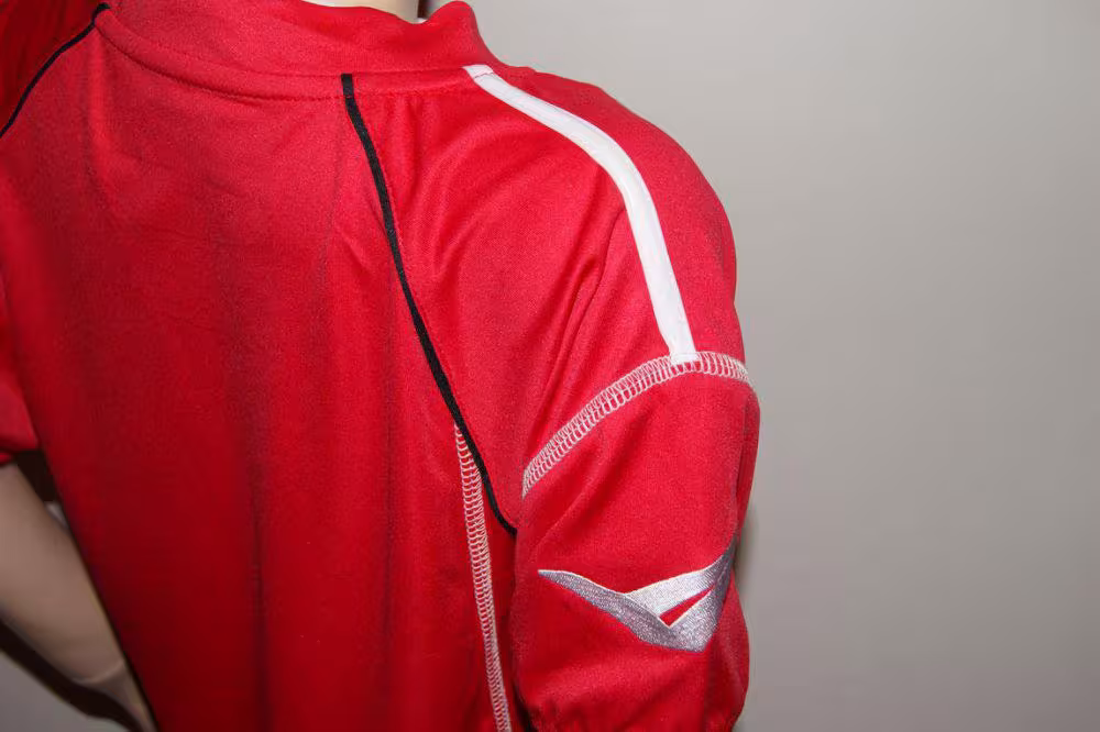 Legea-Trikot-Set - Kiev - Fußball Trikot u. Hose rot / weiß - KIEV Trikot-Set v. LEGEA