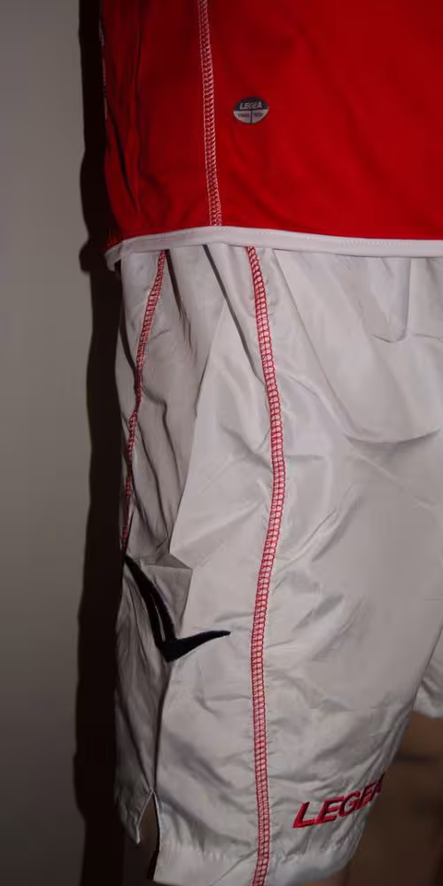 Legea-Trikot-Set - DAVOS - Fußball Trikot u. Hose rot / weiß - DAVOS Trikot-Set v. LEGEA