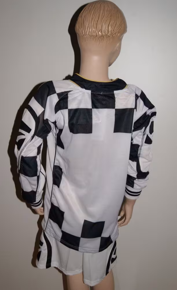 14 Legea-Fußball-Trikot-Sets - LAMPEDUSA schwarz / weiß - LAMPEDUSA Trikot-Set V. LEGEA