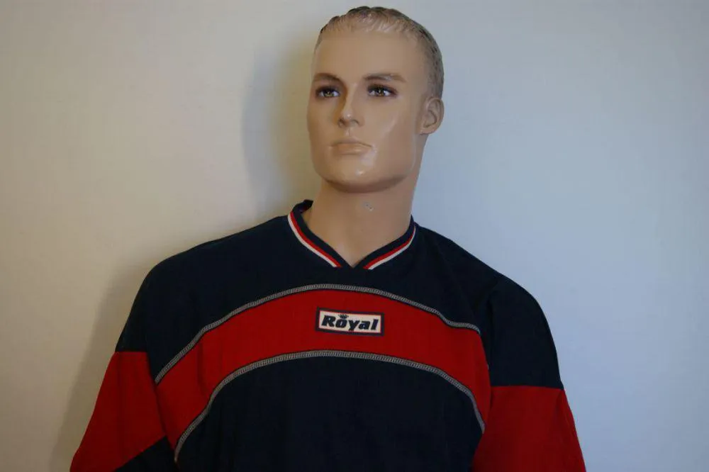 14 Royal-Trikot-Sets - IRON - Fußball Trikots u. Hosen blau / rot - IRON Trikot-Set v. ROYAL