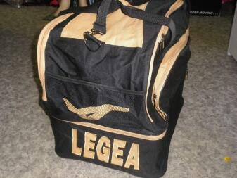 Sporttasche Ciclone schwarz/gold von LEGEA