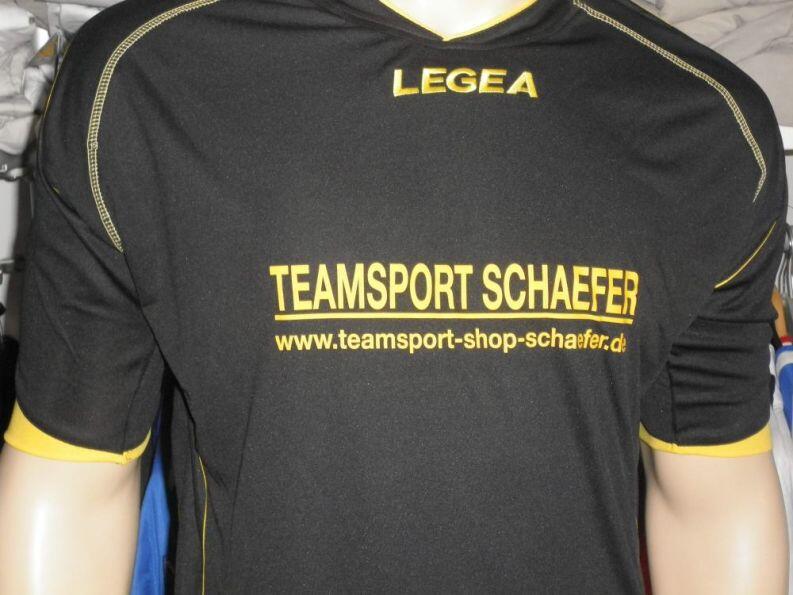 14 Trikot-Sets ZARA v. LEGEA grün